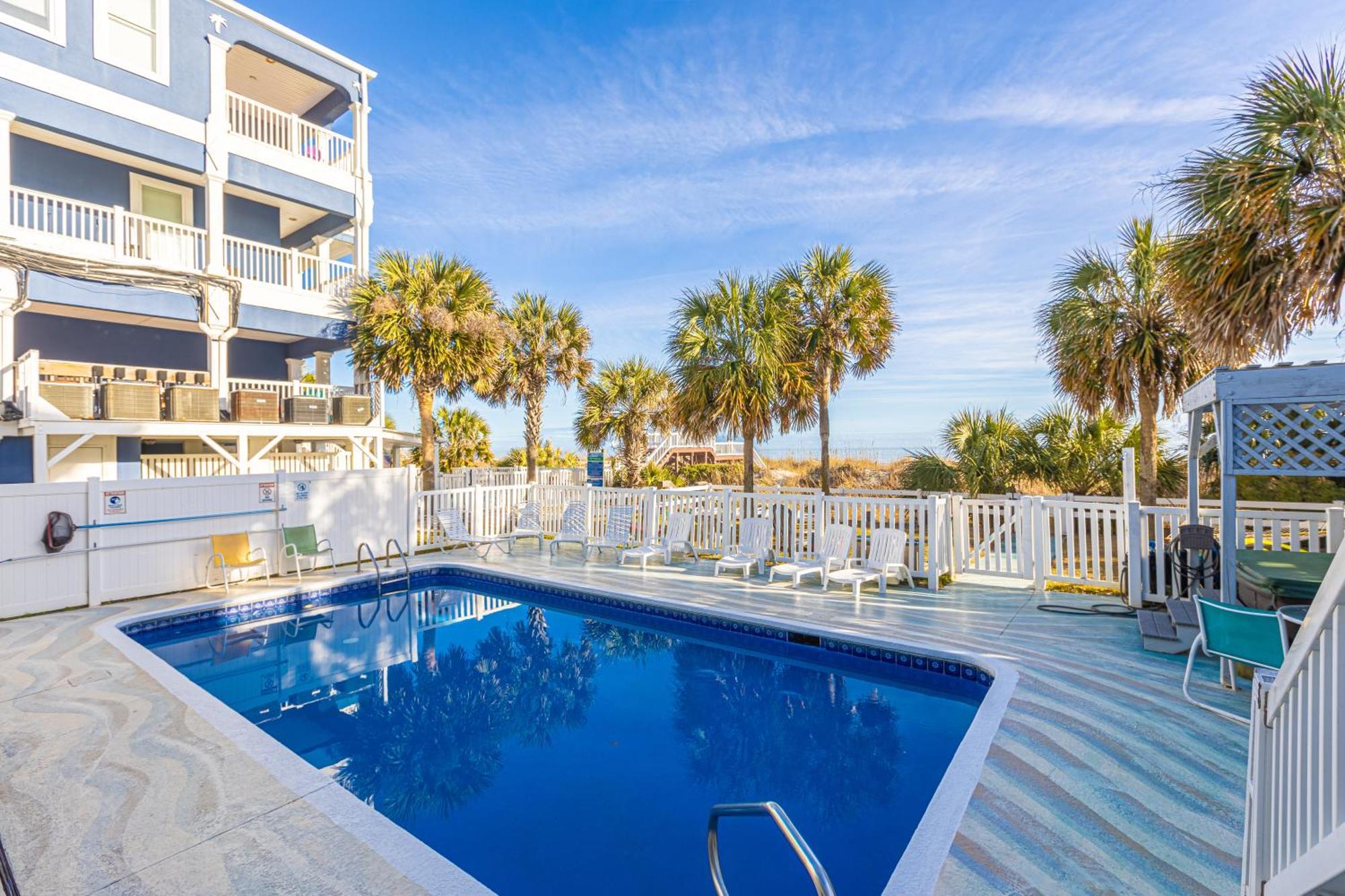 Holiday home Lavish Accessible, On Ocean, 4 King Beds, Huge Private Pool, Yard, Spa, Patio, Bbq, & Game Tables *