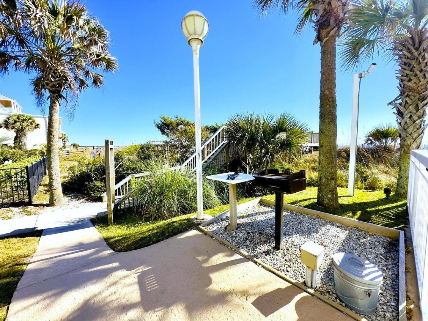 Apartment Crescent Shores S 210 *