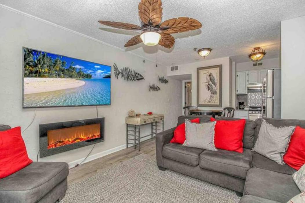 Amazing Direct Inlet View Steps From The Ocean *