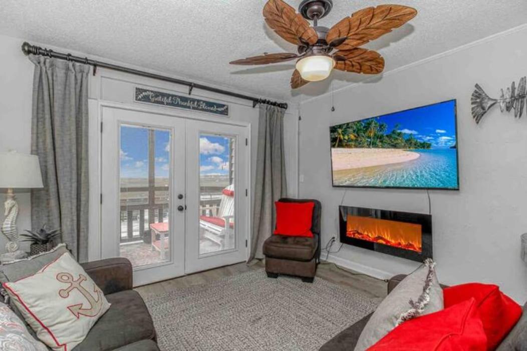 Amazing Direct Inlet View Steps From The Ocean Apartment *