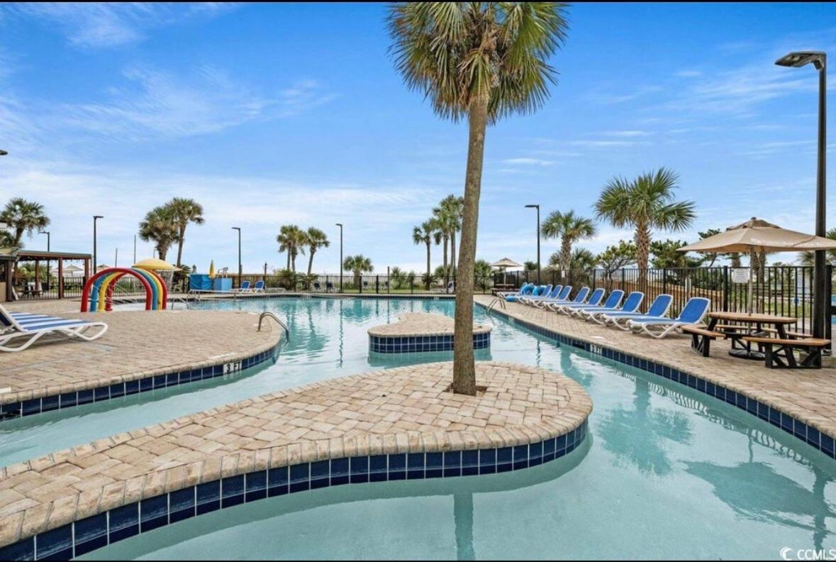 Apartment Wow! Oceanview 3 Bedroom Condo! Pool & Private Balcony