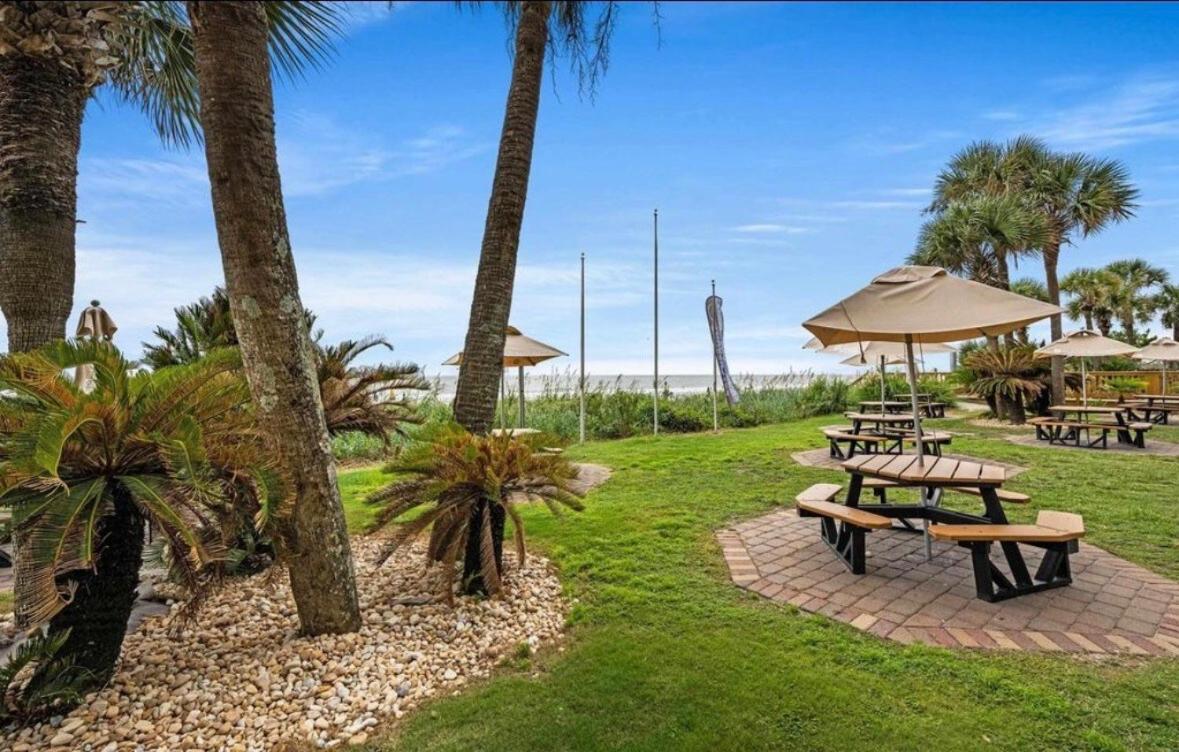 Apartment Wow! Oceanview 3 Bedroom Condo! Pool & Private Balcony *