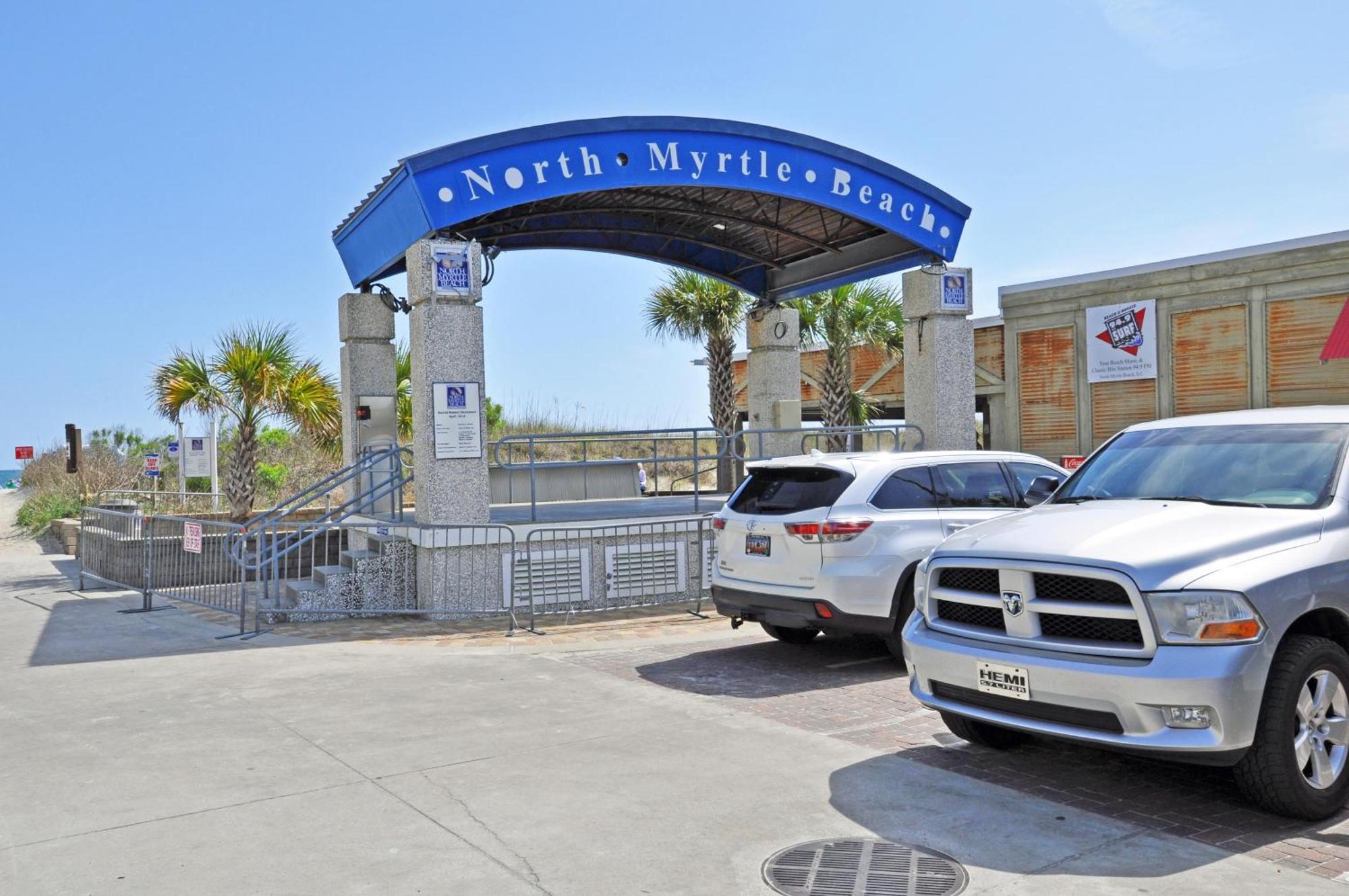 Apartment Oceanfront 305, Enjoy, Shop, Walk To Bars, Main Street Myrtle Beach