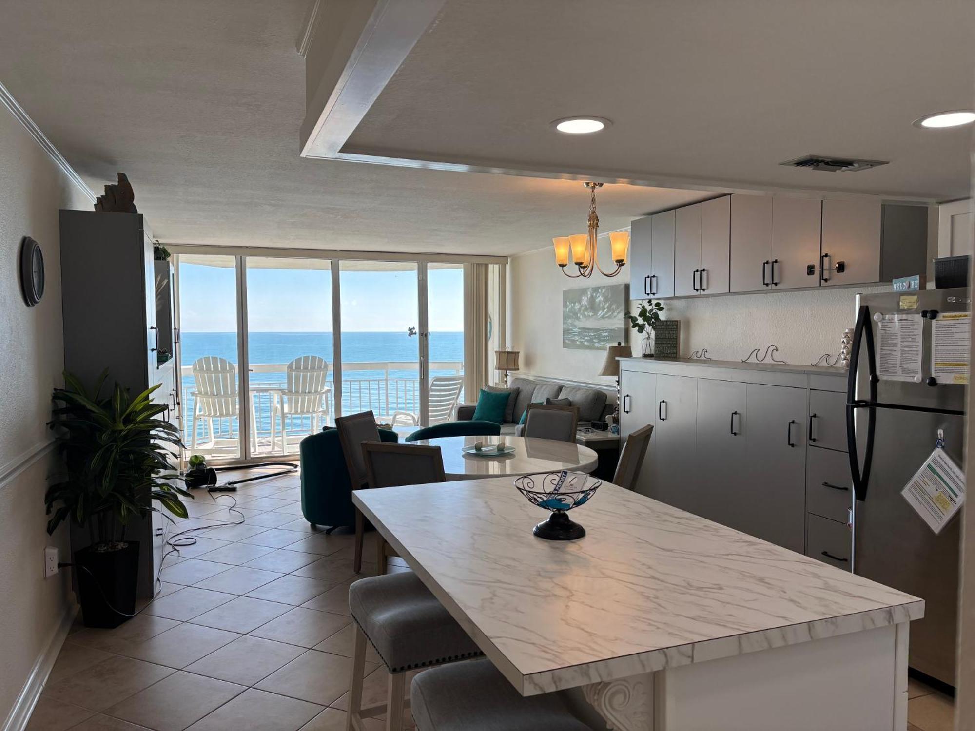 Apartment Luxurious Oceanfront Condo, 1 Bedroom-2 Bath, Sleeps 4, Indoor And Outdoor Pools, Waters Edge-garden City-murrells Inlet Sc -no Pets Myrtle Beach