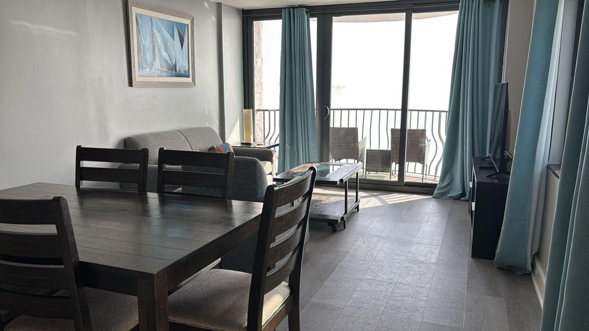 Apartment Oceanfront Penthouse, Two-story, 3 Bedrooms