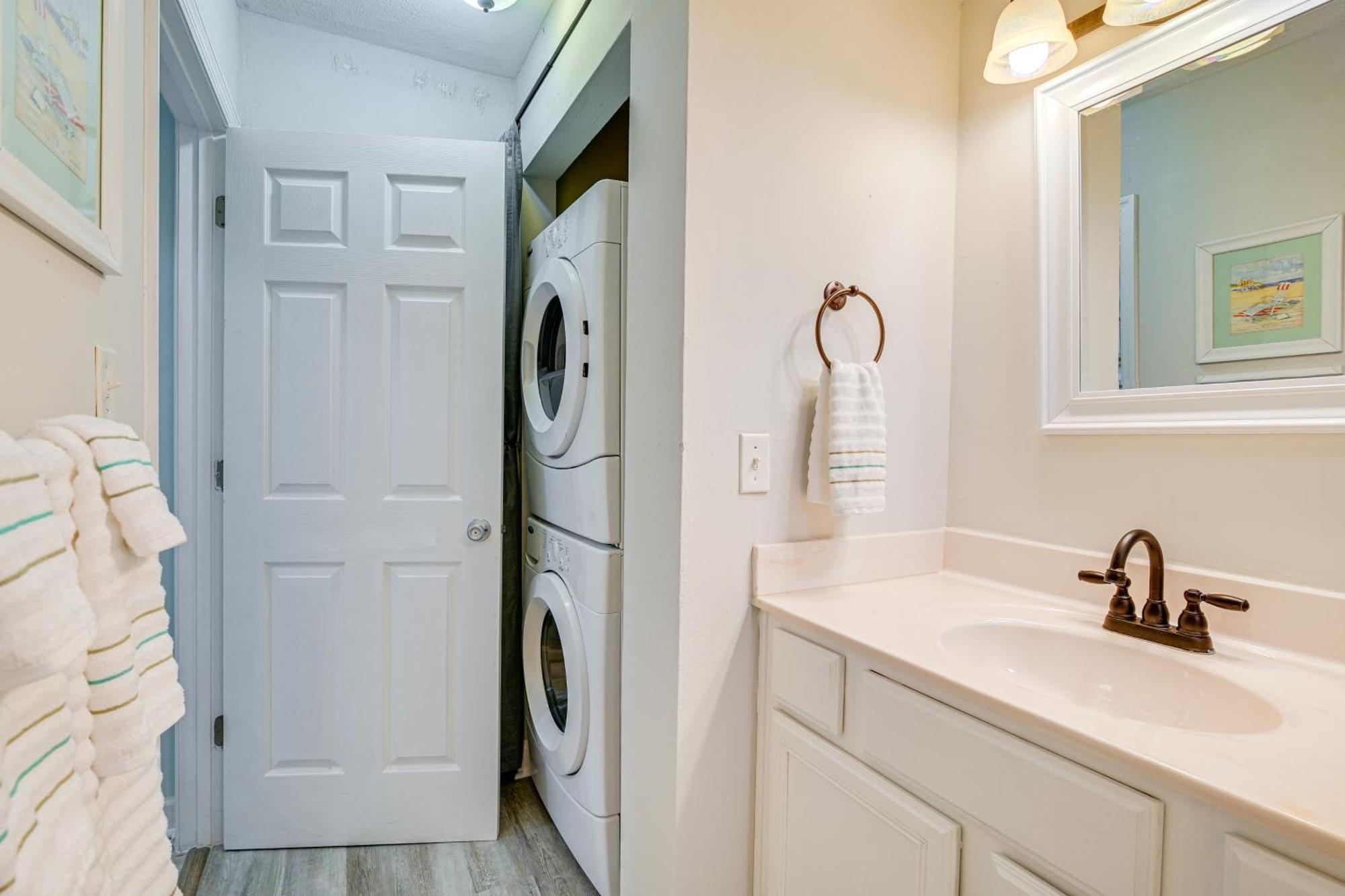 Cozy Myrtle Getaway 1 Block To Ocean! * Myrtle Beach
