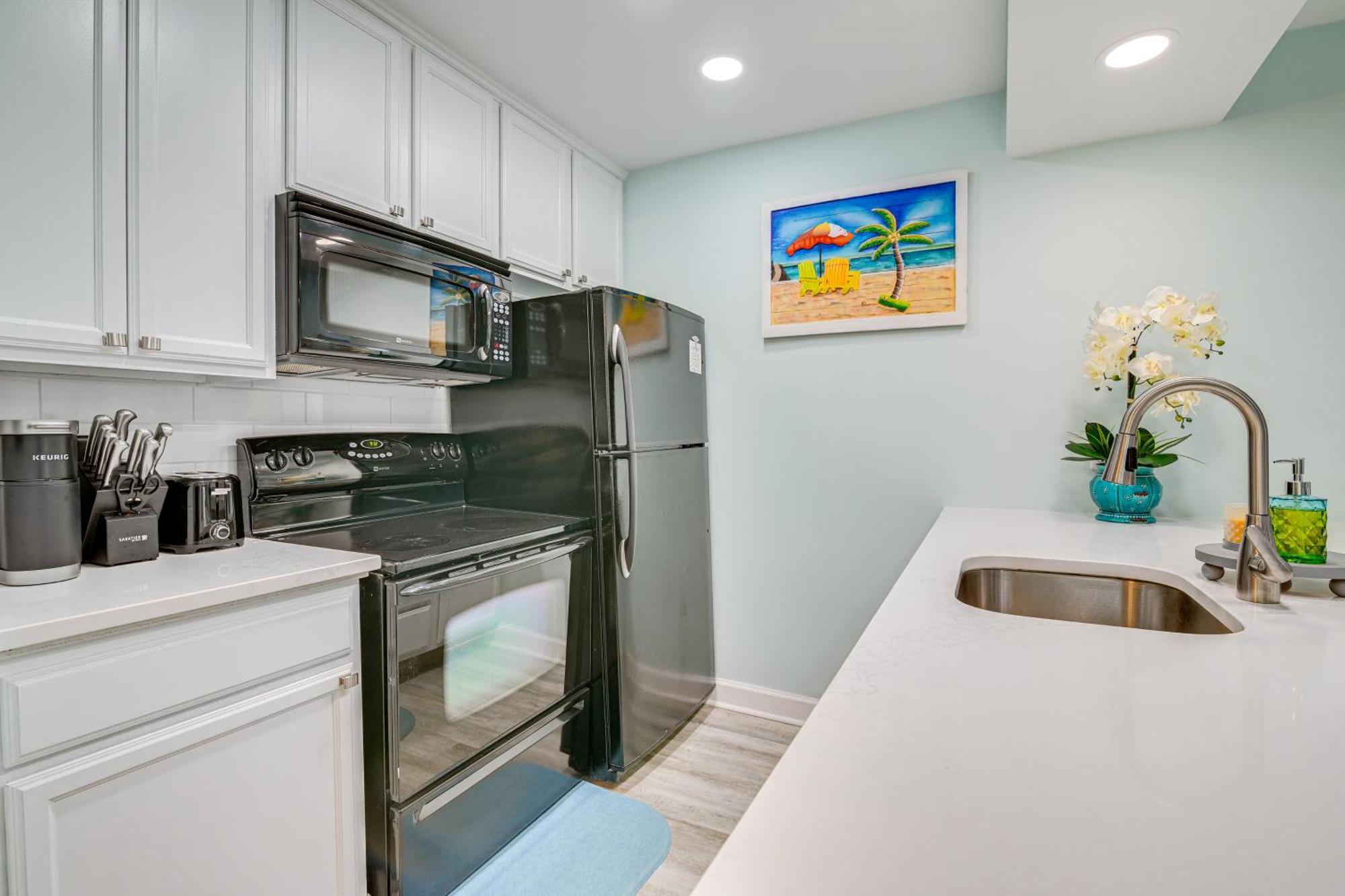 Cozy Myrtle Getaway 1 Block To Ocean!