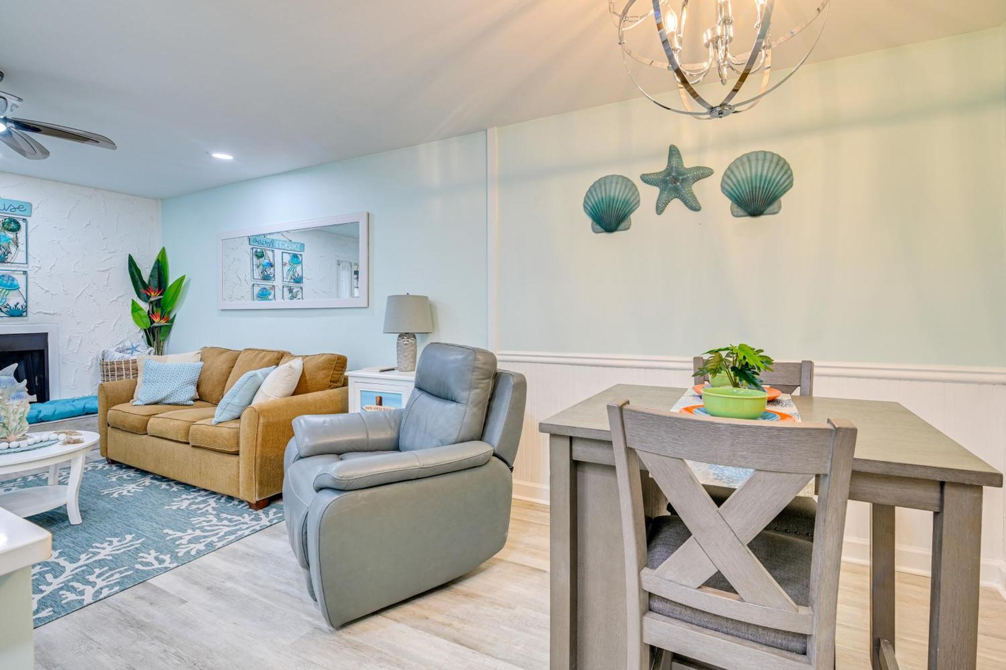 Cozy Myrtle Getaway 1 Block To Ocean! Apartment