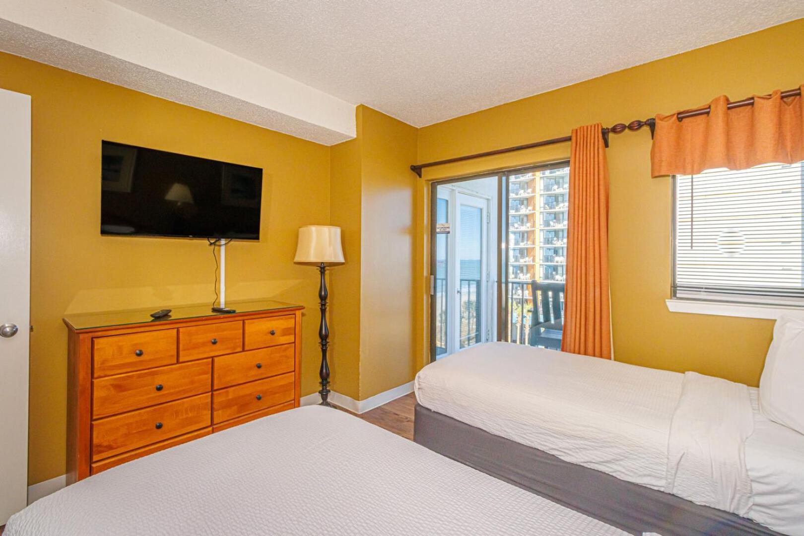 Stunning Ocean View 2 Bedroom Condo- Nicely Updated & Sleeps 6! Palace Unit 408