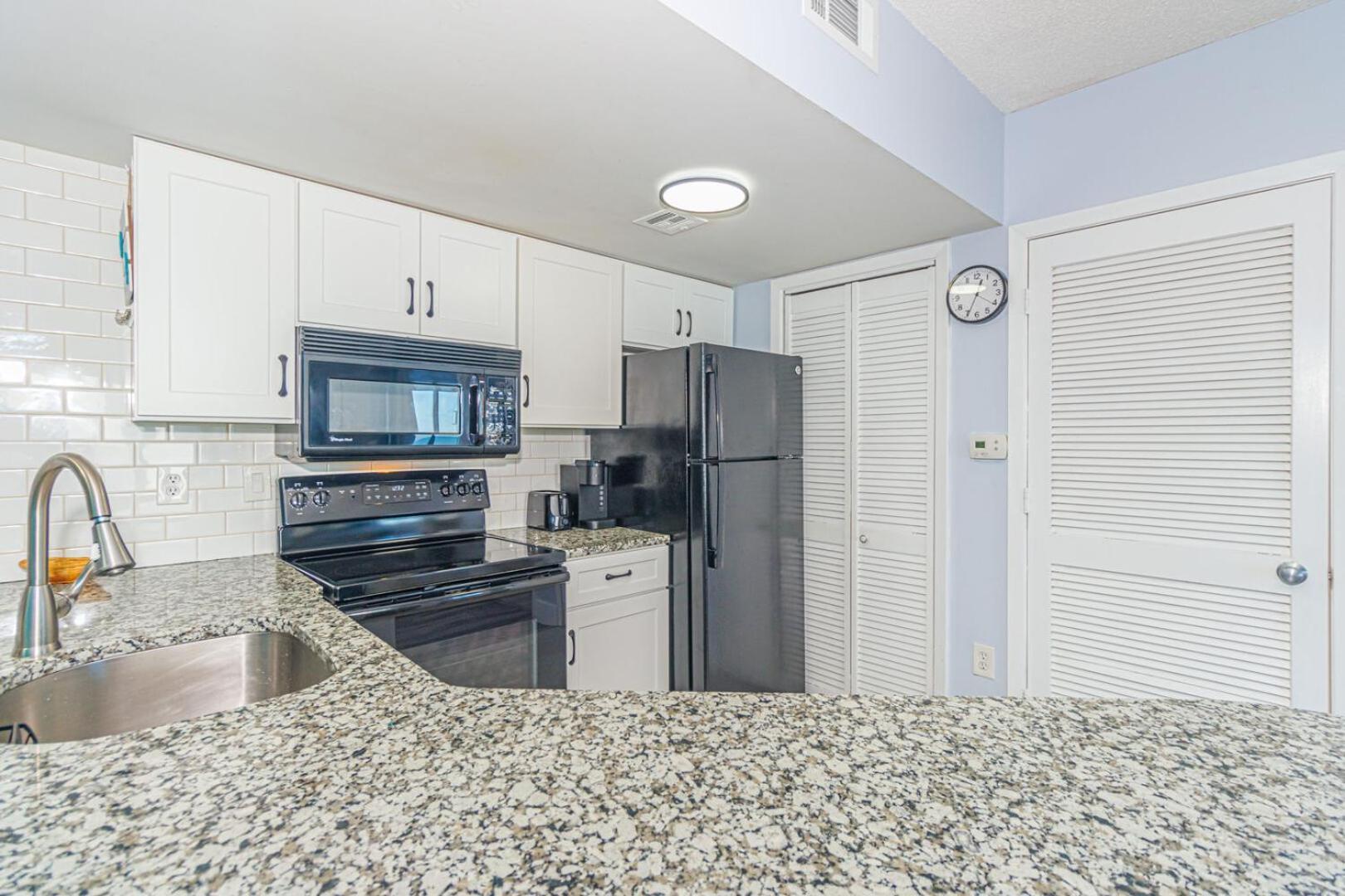 Stunning Ocean View 2 Bedroom Condo- Nicely Updated & Sleeps 6! Palace Unit 408 * Myrtle Beach