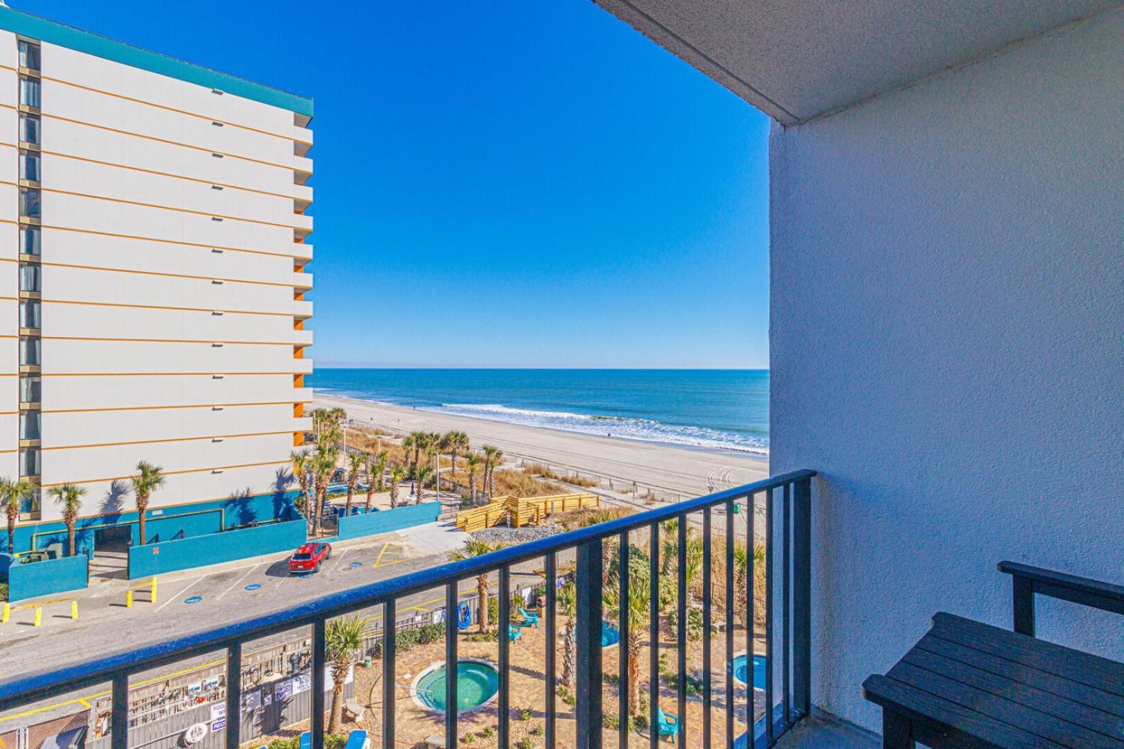 Stunning Ocean View 2 Bedroom Condo- Nicely Updated & Sleeps 6! Palace Unit 408 *