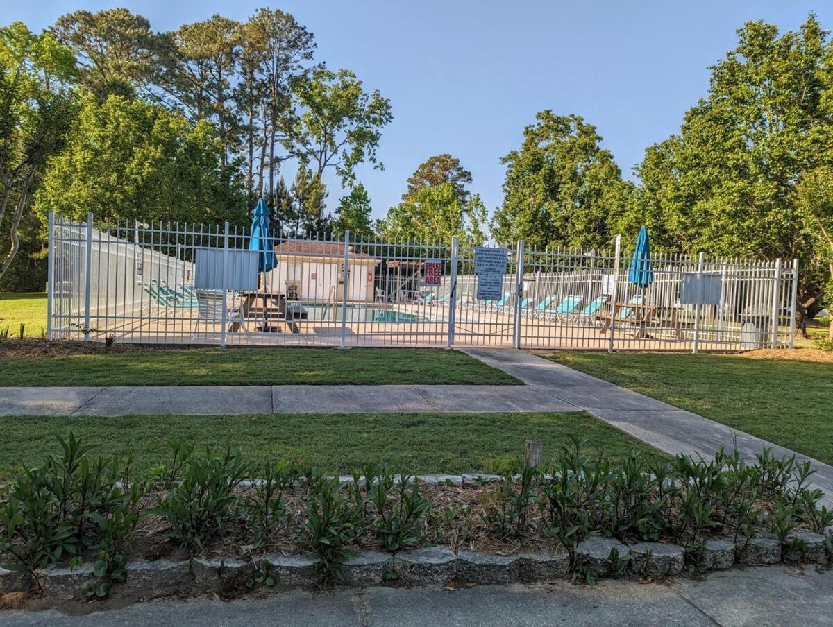 Centrally Located-secluded-nature-15 Min To Apartment