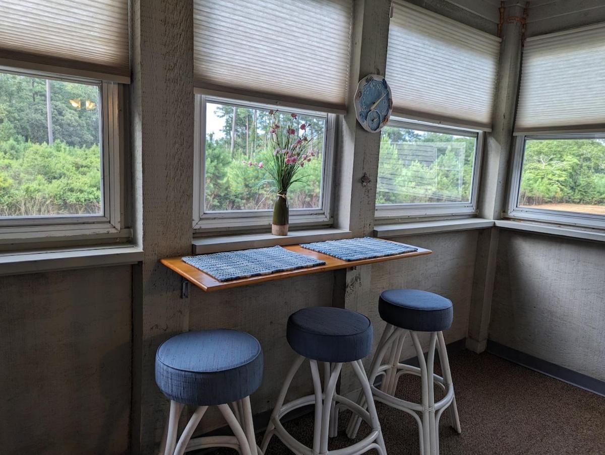 Centrally Located-secluded-nature-15 Min To Apartment *