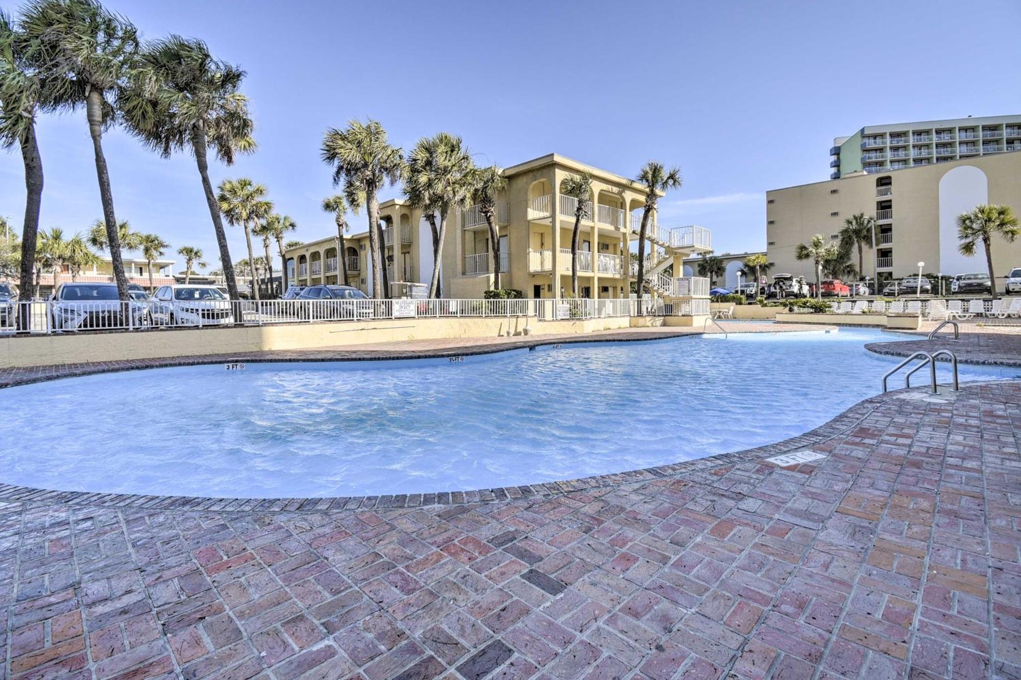 Apartment Sea Mist Oceanfront With Balcony! Myrtle Beach