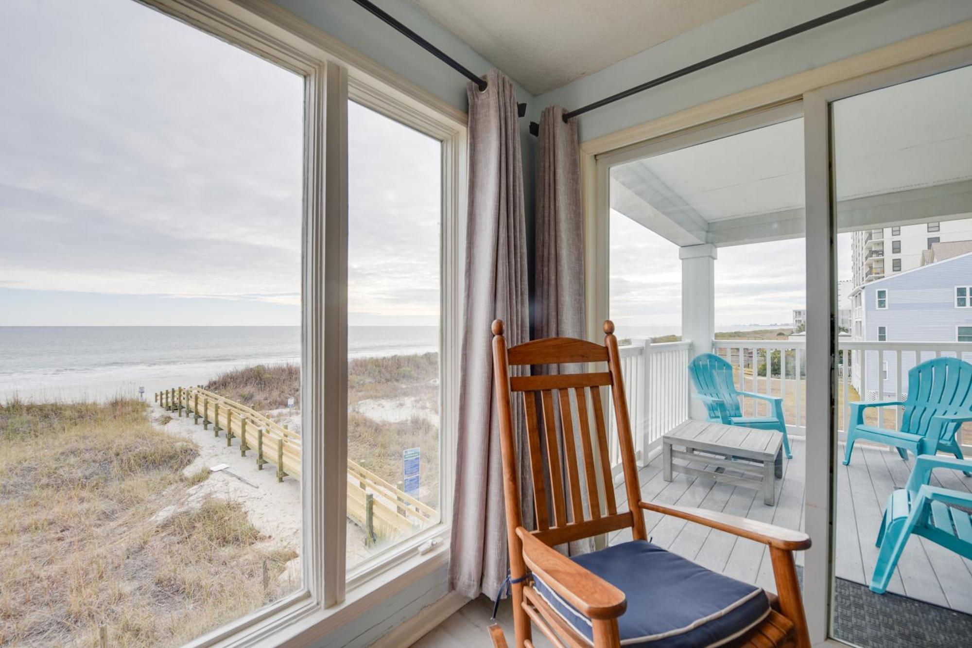 Beachfront With Magnificent Ocean Views! Apartment *