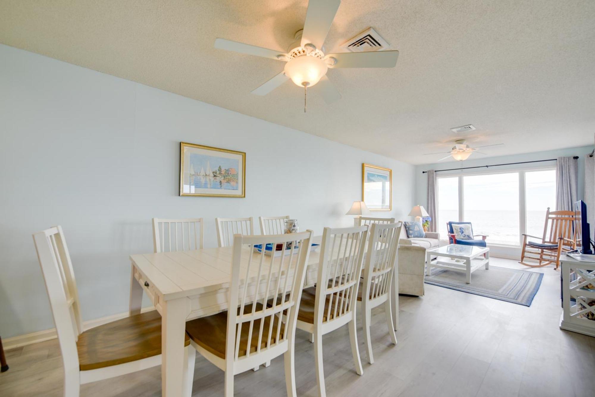 Apartment Beachfront With Magnificent Ocean Views! *