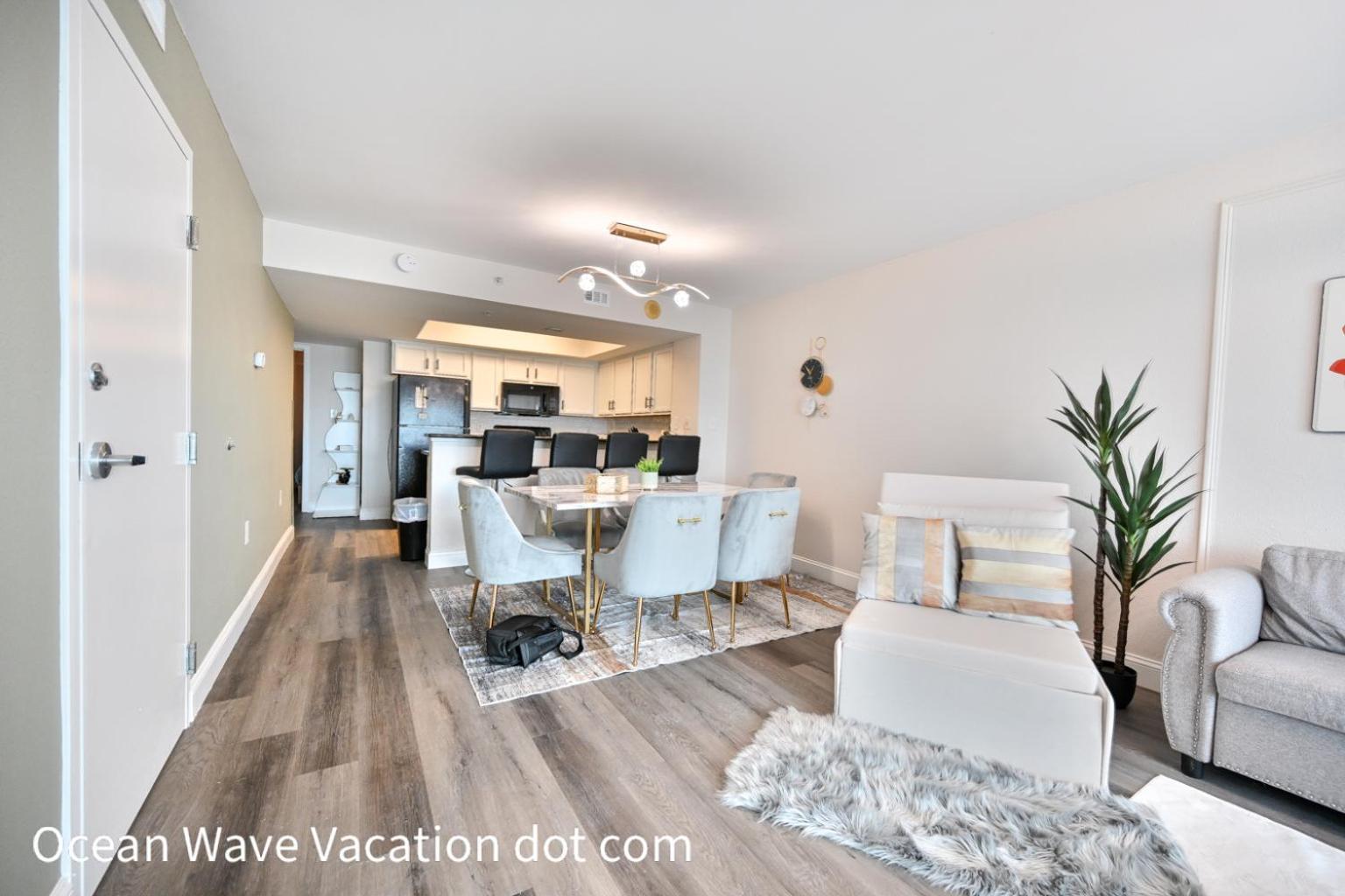 Apartment Huge Oceanfront One Bedroom For 6, Gorgeous View & Pools On Bv 15th Floor