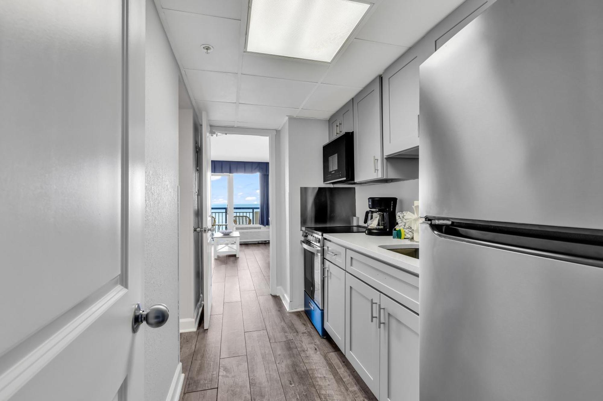 Apartment Boardwalk Oceanfront By Hosteeva *