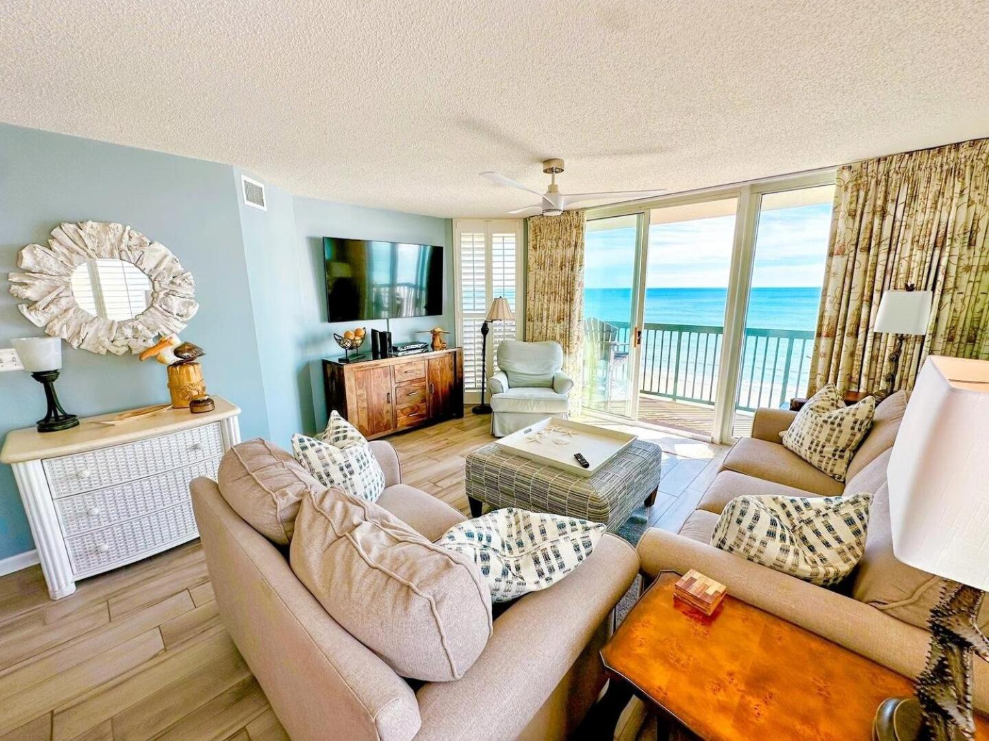 Ashworth 1001 Apartment