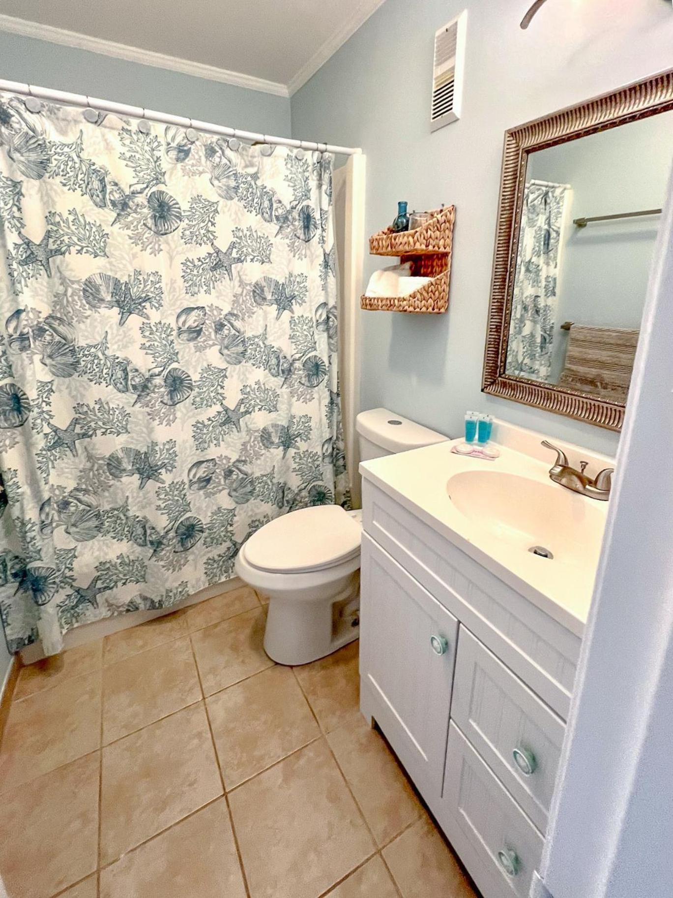 Spacious On Shore Drive Myrtle Beach