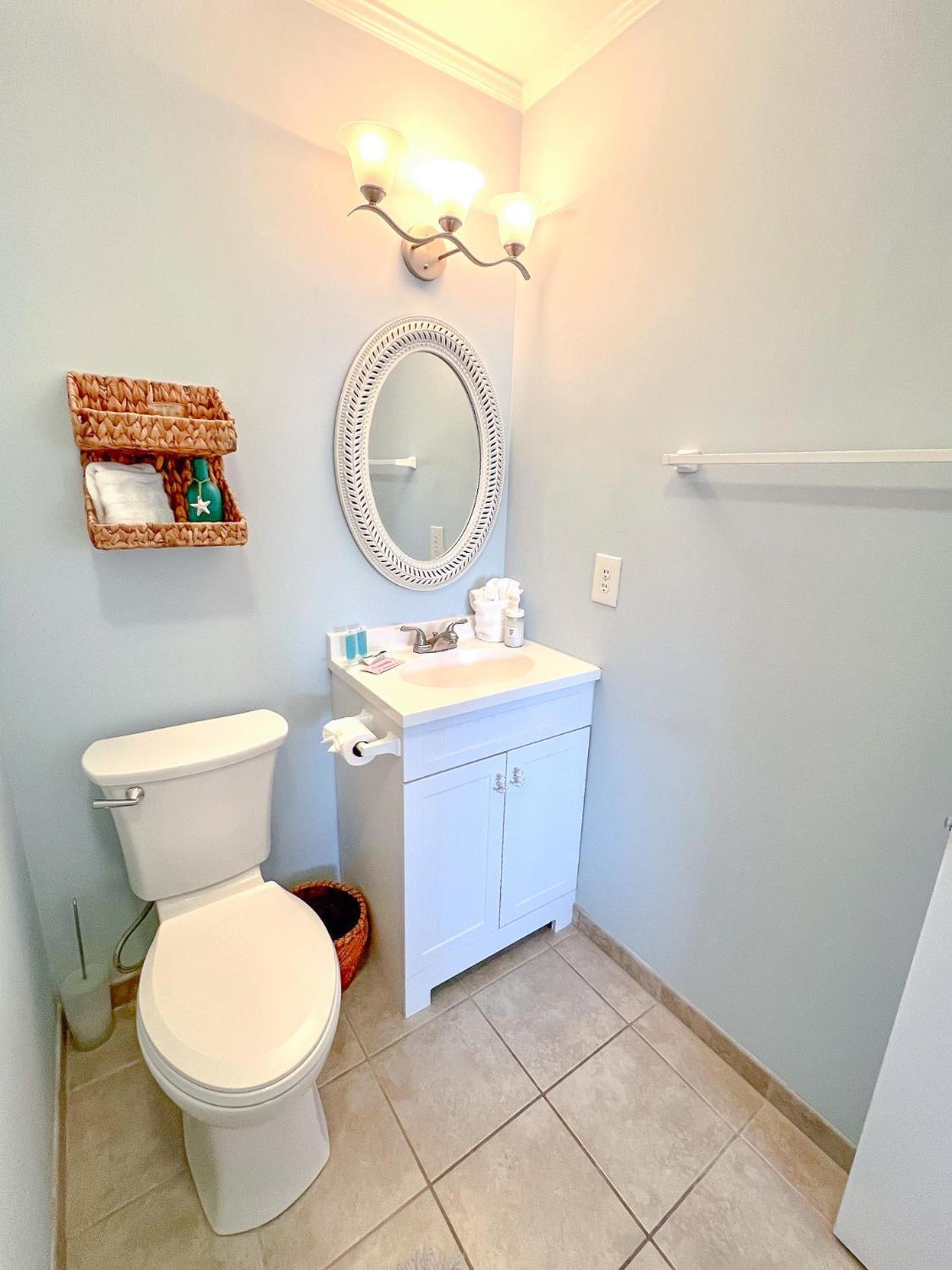 Apartment Spacious On Shore Drive