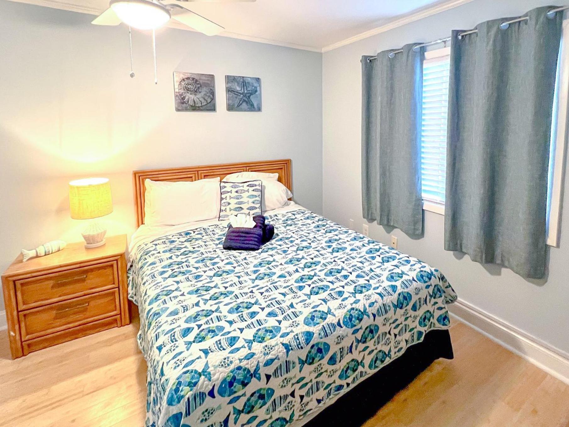 Apartment Spacious On Shore Drive *