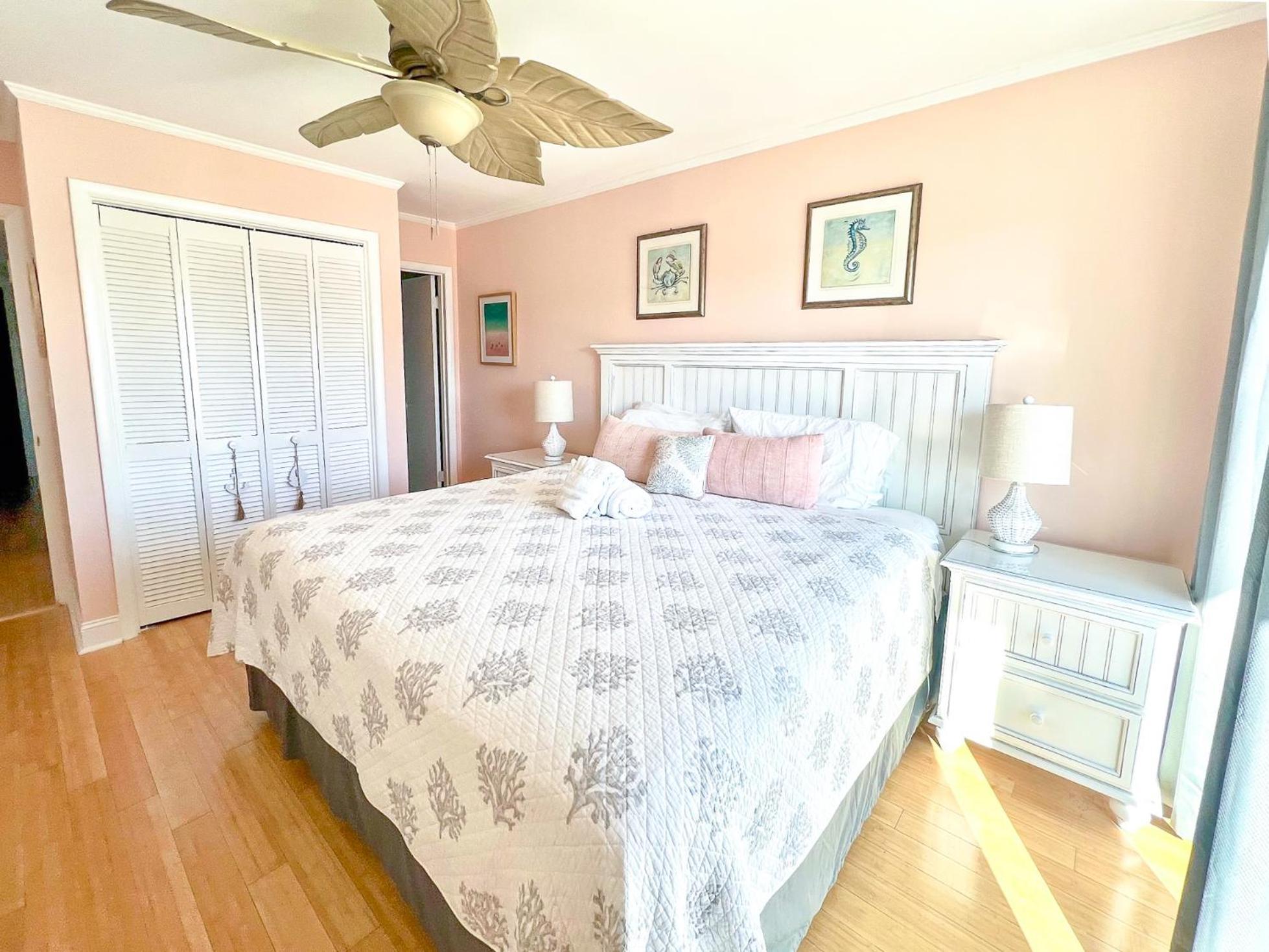 Spacious On Shore Drive Myrtle Beach