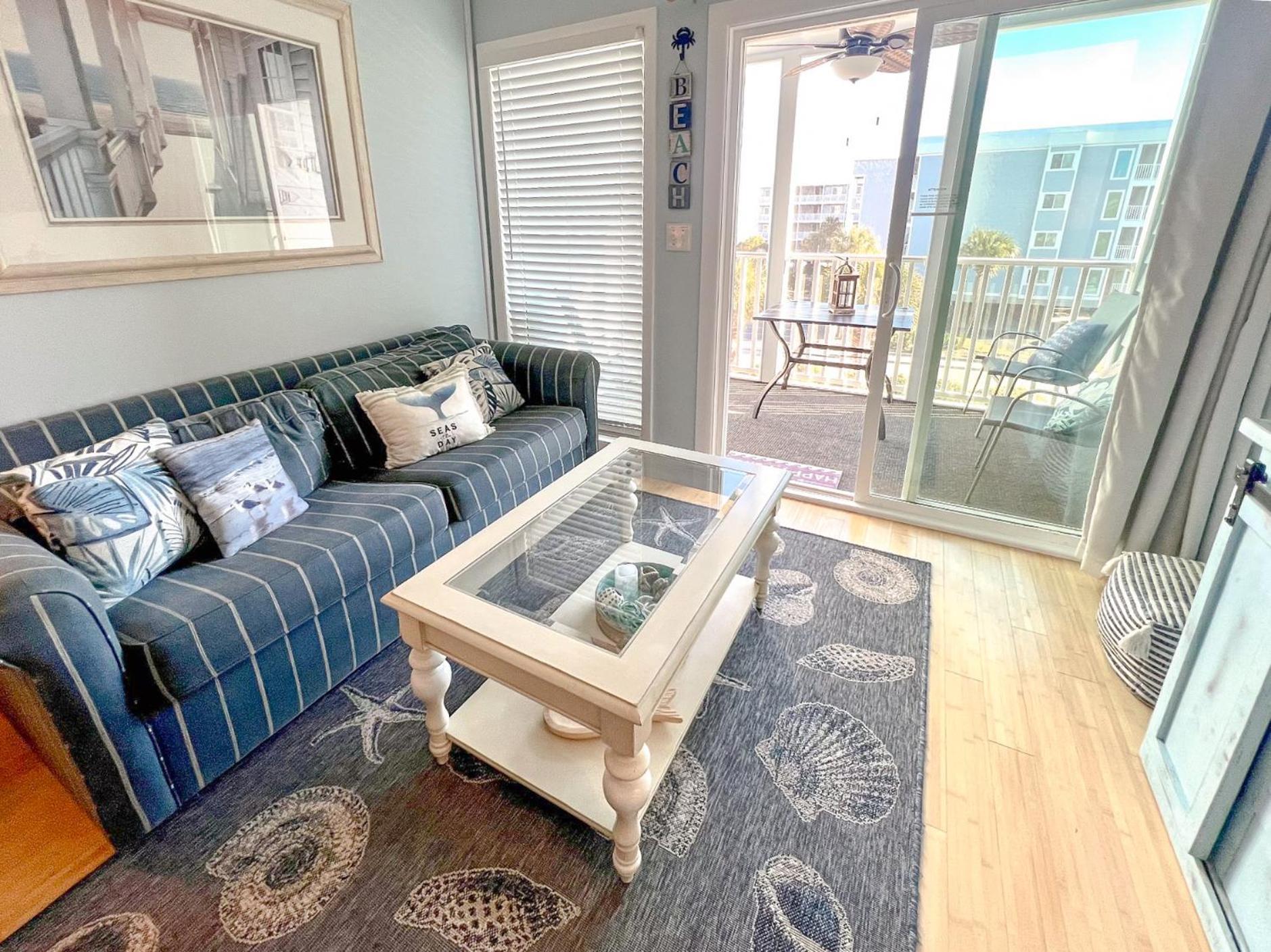 Apartment Spacious On Shore Drive *