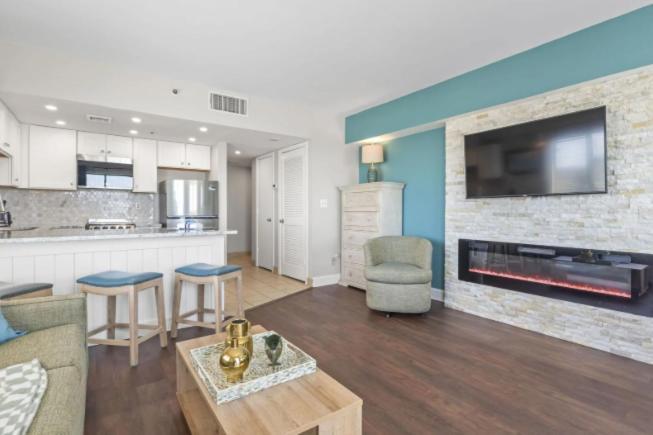 Beautiful 2 Bedroom Multi-unit Suite! Oceanfront Palace 1501 And 1503 *