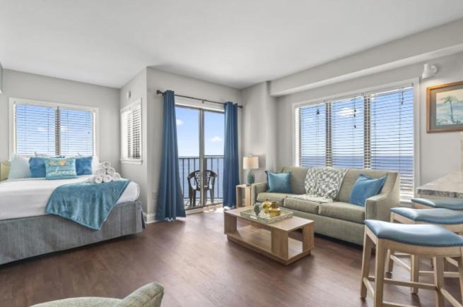 Beautiful 2 Bedroom Multi-unit Suite! Oceanfront Palace 1501 And 1503 Holiday home Myrtle Beach