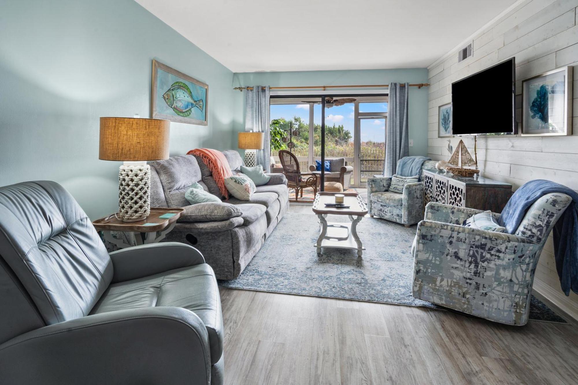 Apartment Sea Cloisters 103a