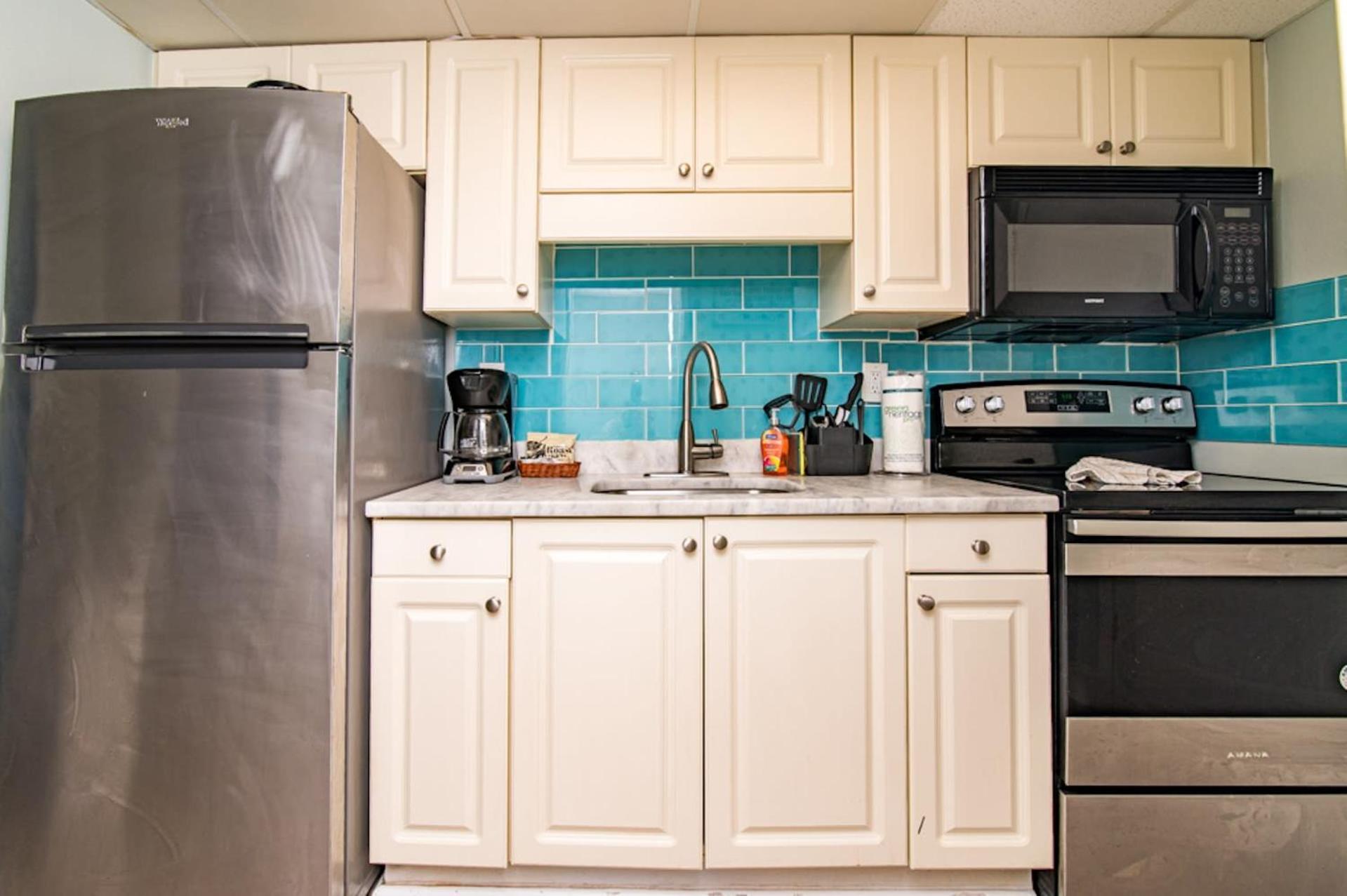 Pet Friendly Modern Oceanfront Holiday home *