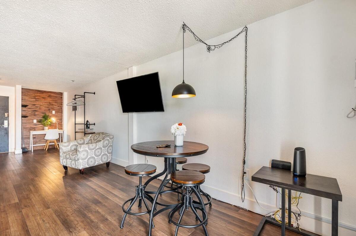 Apartment King Oceanview Studio, Smart Tv, 12 Pm Check-in, Myrtle Beach