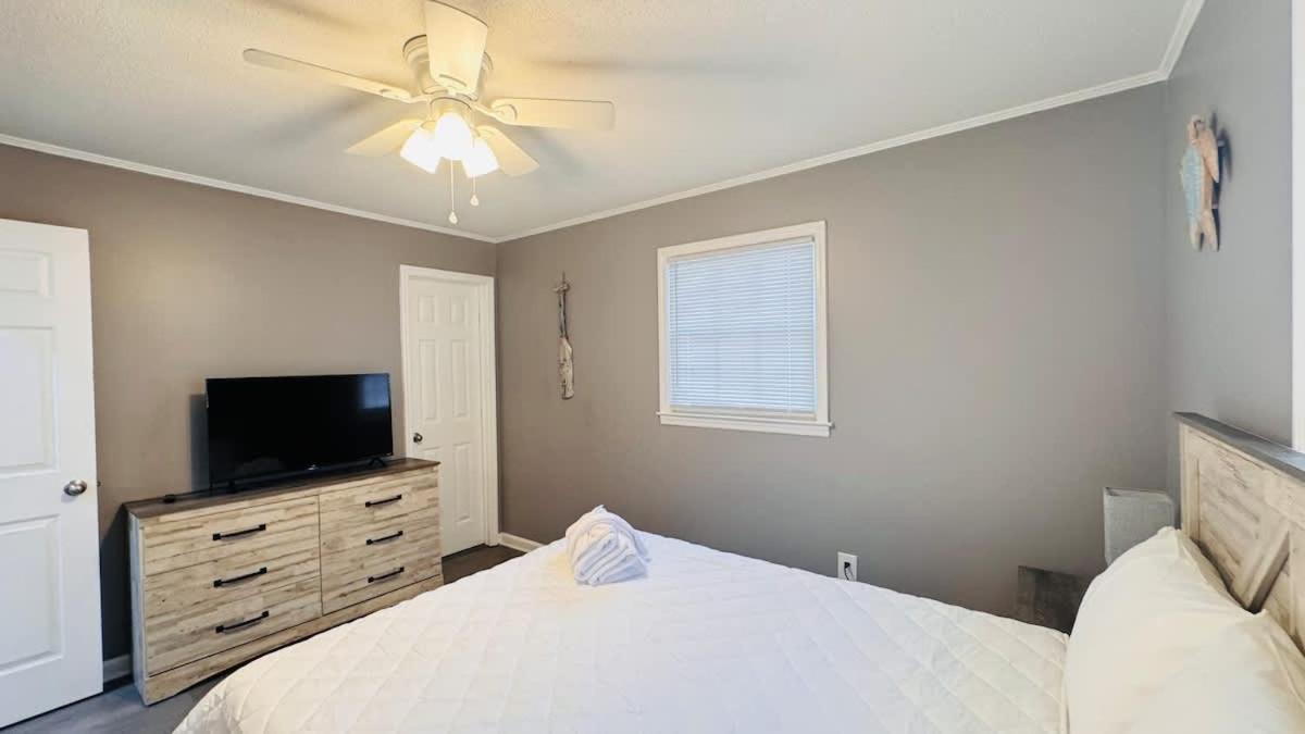 Apartment Great Duplex Walk To The Pool *