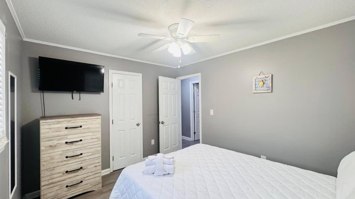 Great Duplex Walk To The Pool Apartment Myrtle Beach