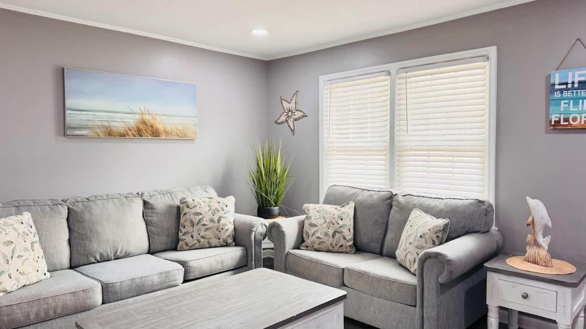 Great Duplex Walk To The Pool