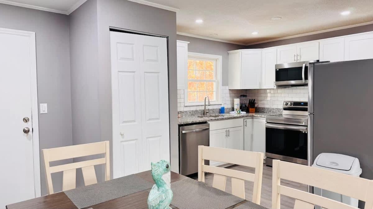 Great Duplex Walk To The Pool Apartment *