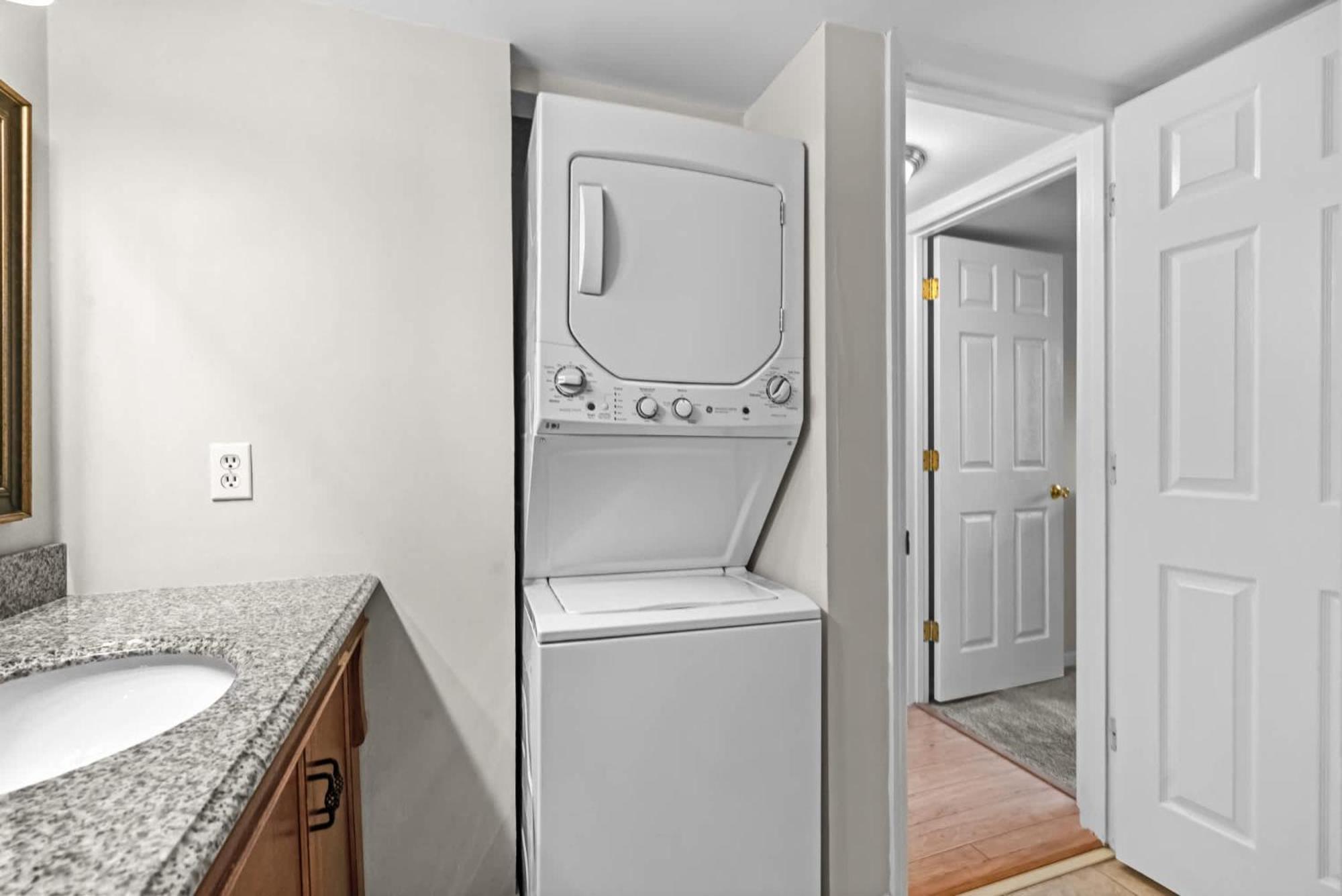 203d Gbr Beautifully Remodeled 4 Bed 3 Bath In Surfside Holiday home