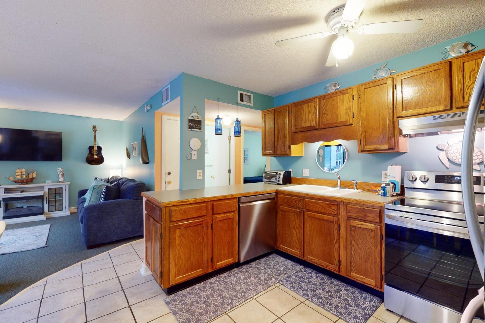 The Golden Sailboat #b-139 Apartment *