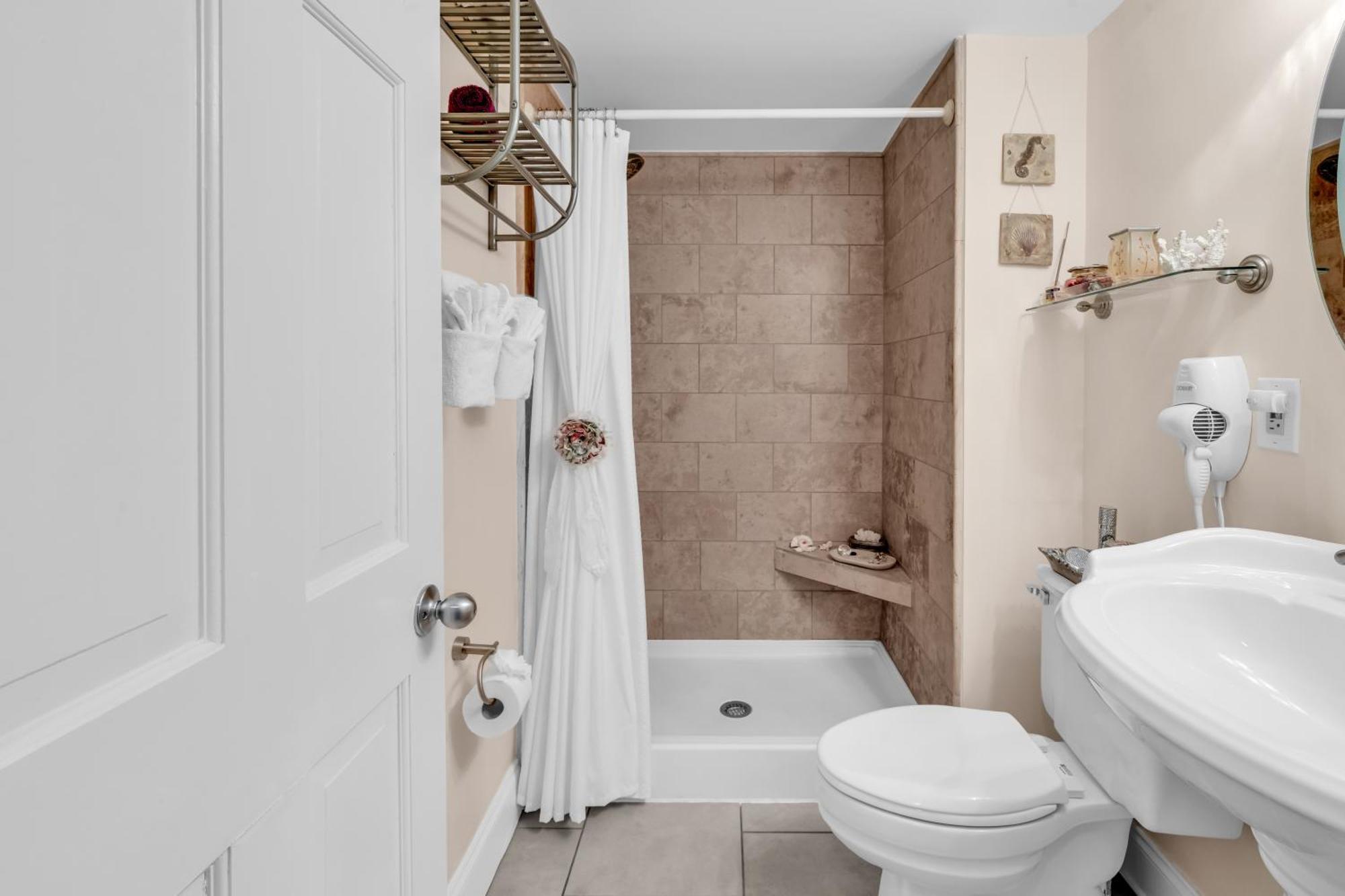 Bluewater 602 Apartment