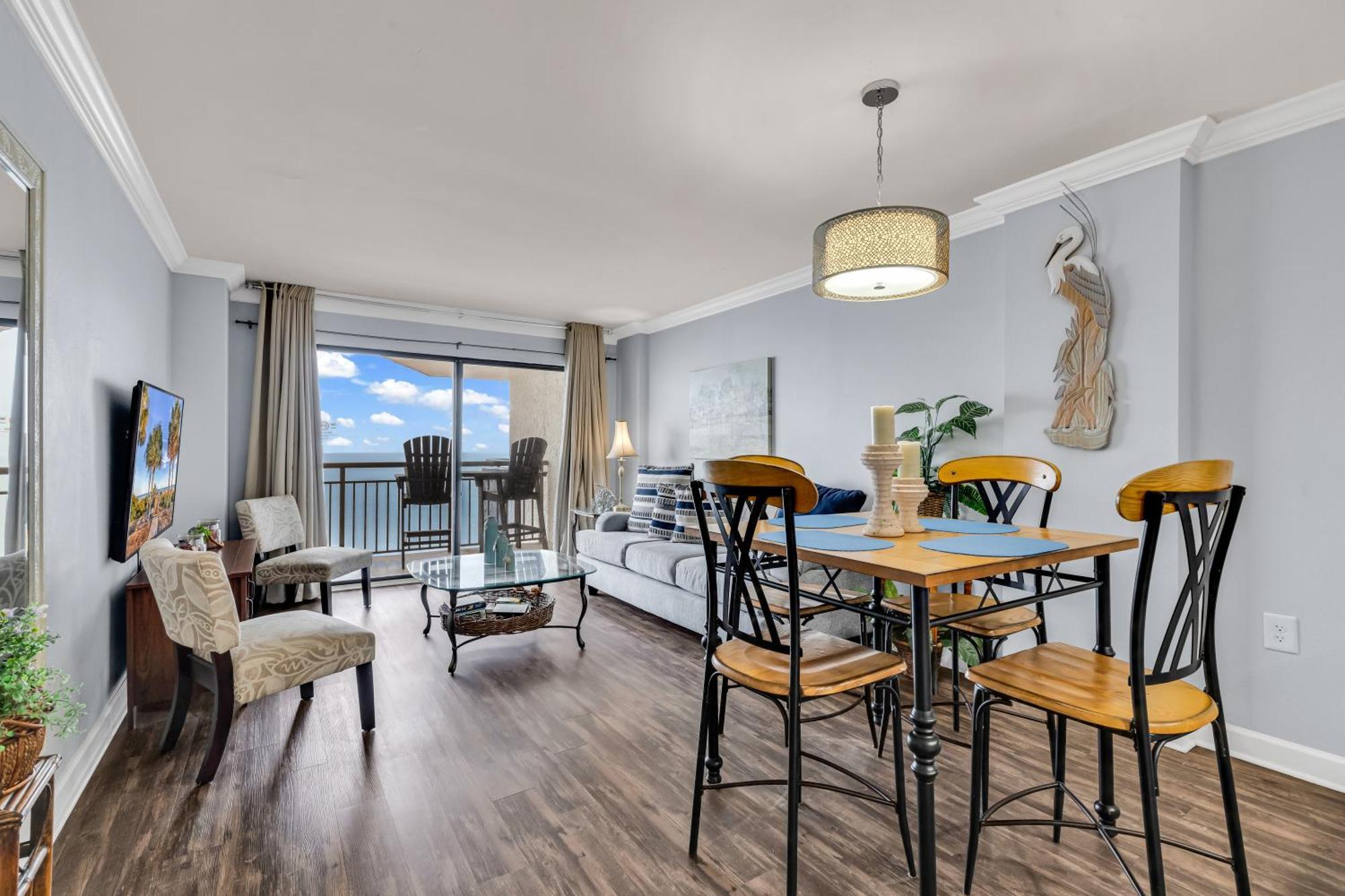 Bluewater 903 Apartment