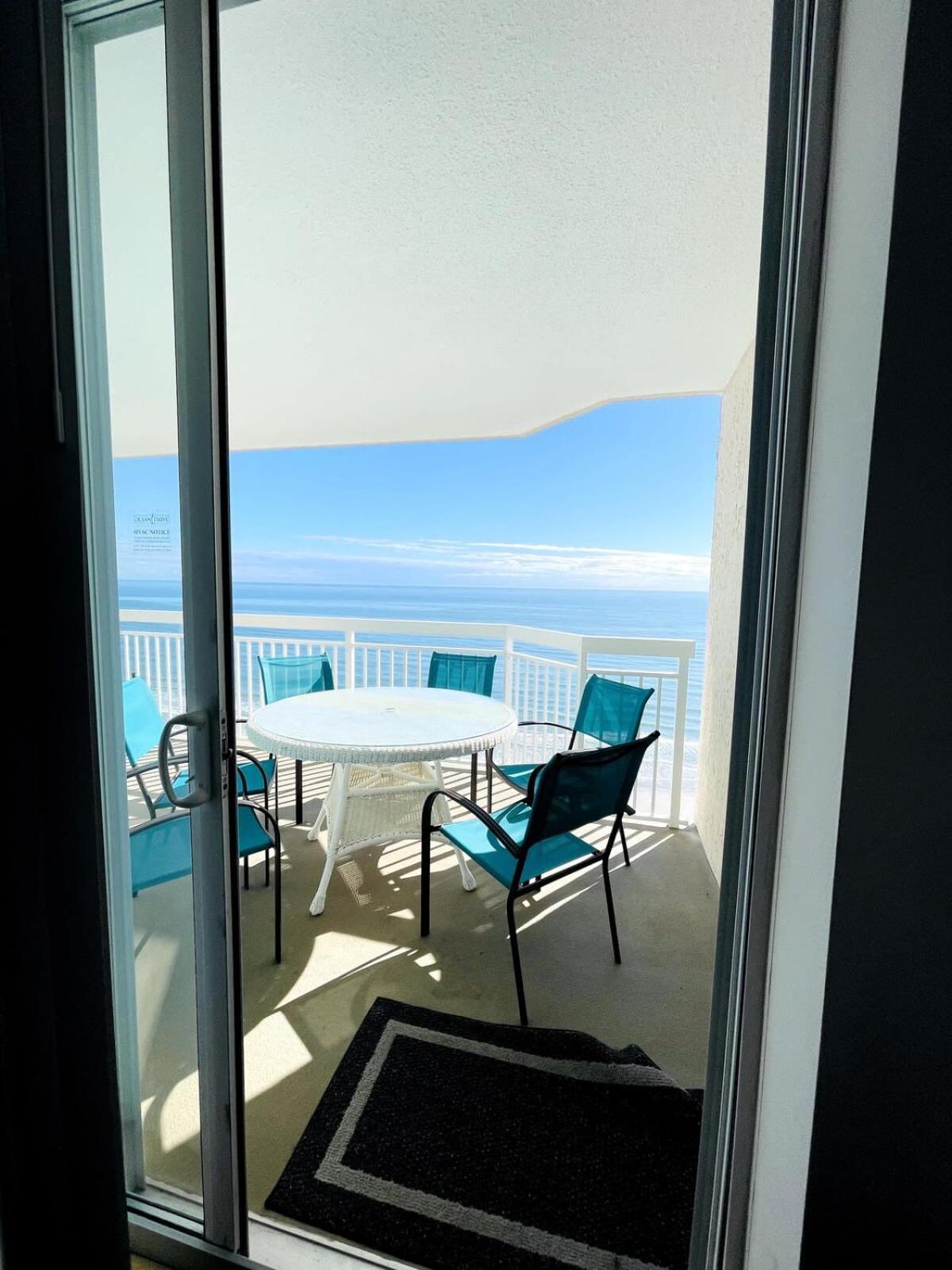 Apartment Luxury Large Ocean Front With Pool North Mb *