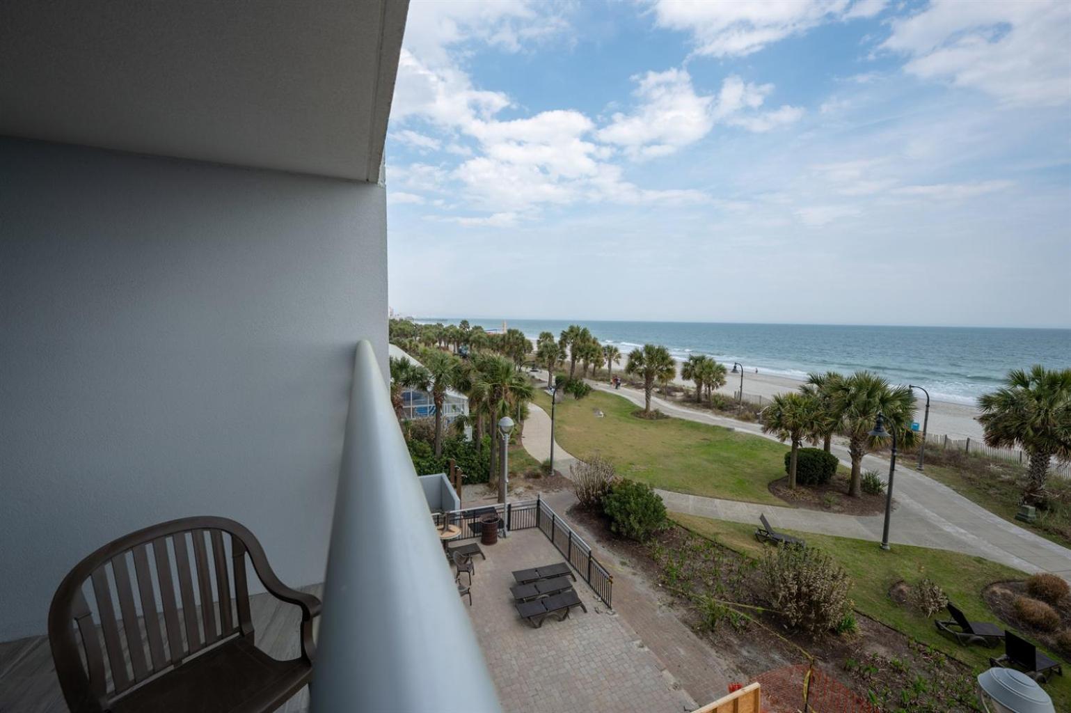 Holiday home Oceanfront Convenience On Lower Floor, Heated Pool Myrtle Beach