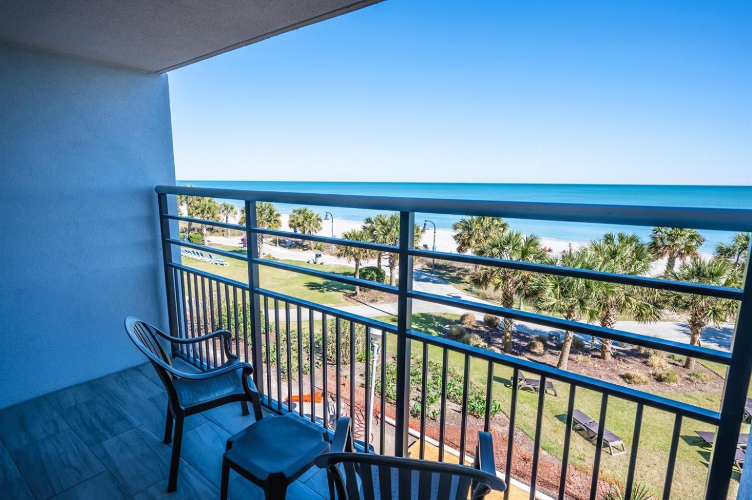 New 1 Bedroom Ocean Front Views And Poolside Paradise Apartment *