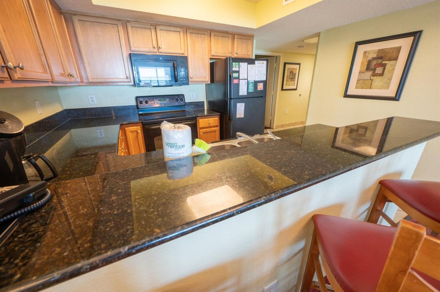 New 1 Bedroom Ocean Front Views And Poolside Paradise Apartment