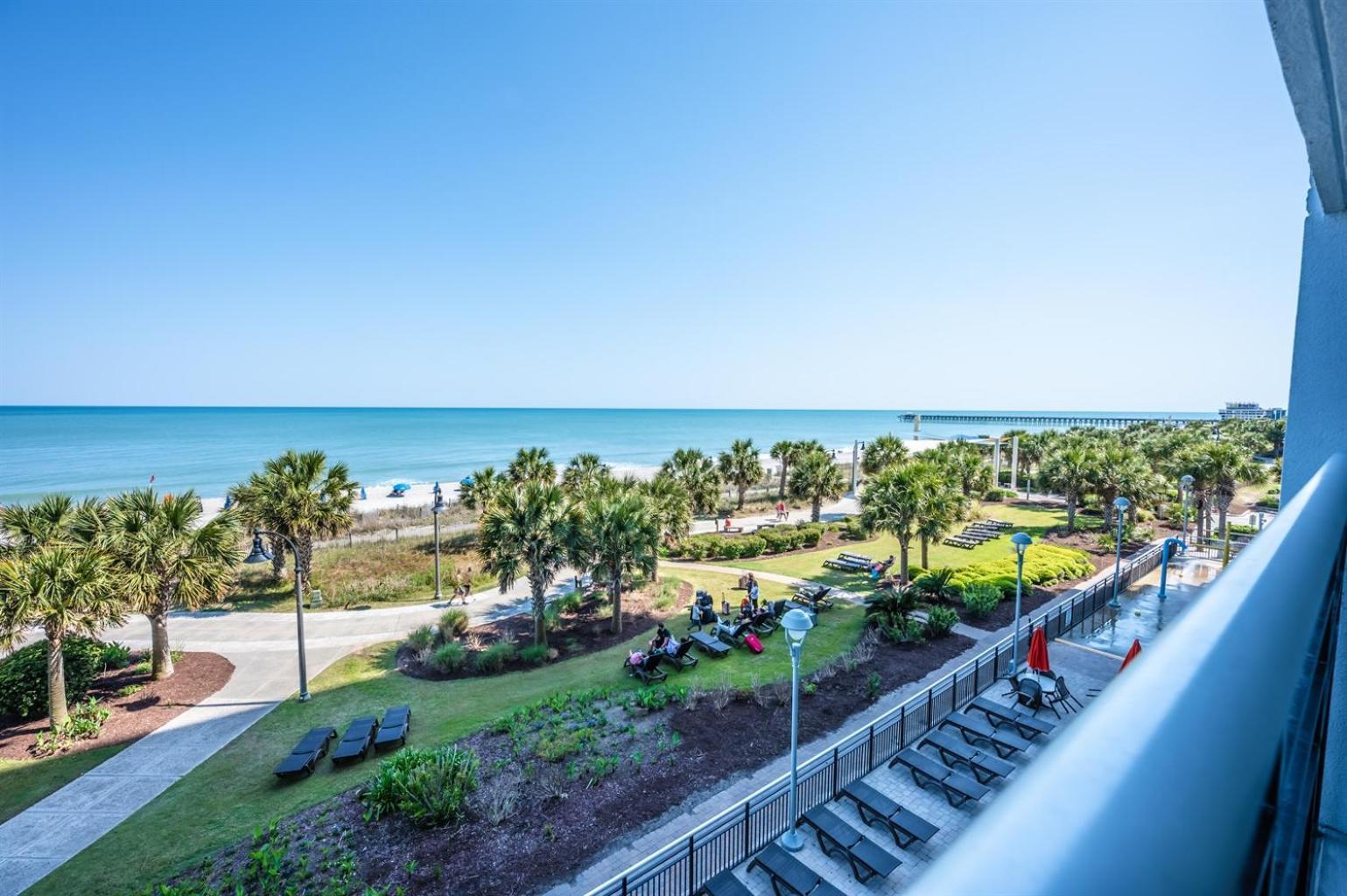 Apartment New 1 Bedroom Ocean Front Views And Poolside Paradise *