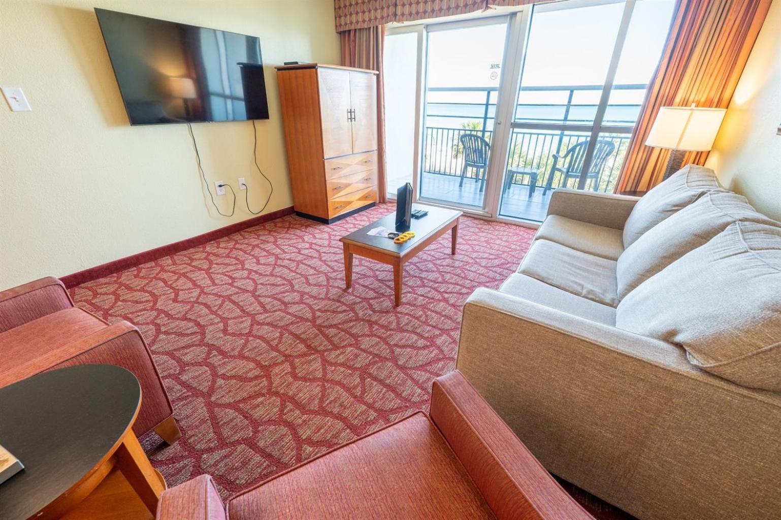 New 1 Bedroom Ocean Front Views And Poolside Paradise *