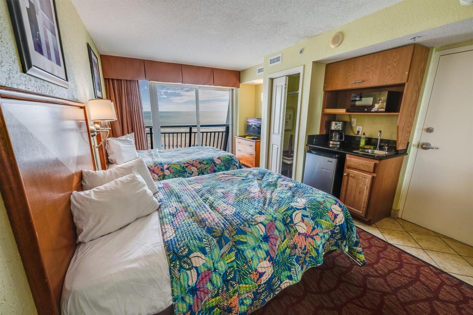 Direct Oceanfront View W Pools High Floor