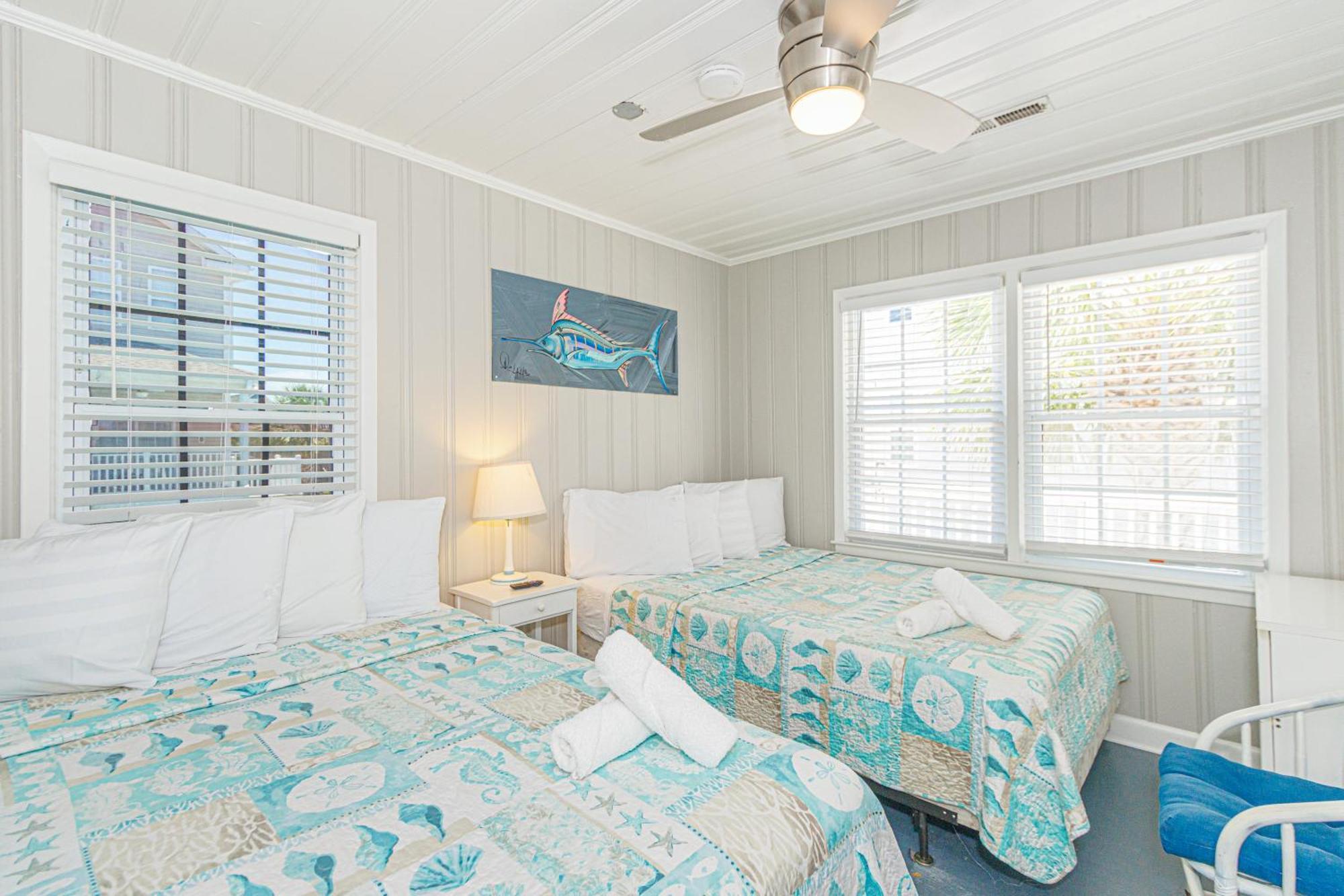 Beautifully Updated House-bella Sirena! Short Walk To The Beach! Sleeps 8! Holiday home Myrtle Beach