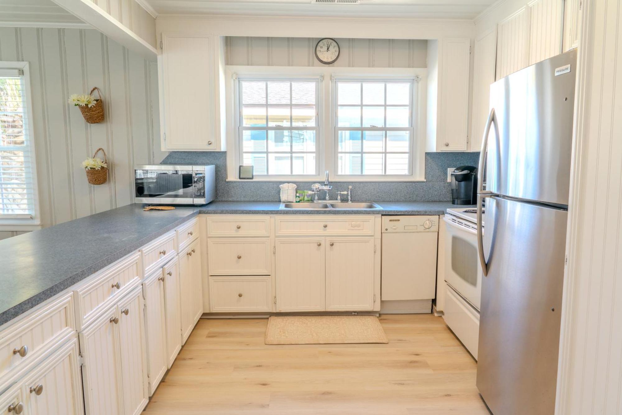 Holiday home Beautifully Updated House-bella Sirena! Short Walk To The Beach! Sleeps 8! Myrtle Beach